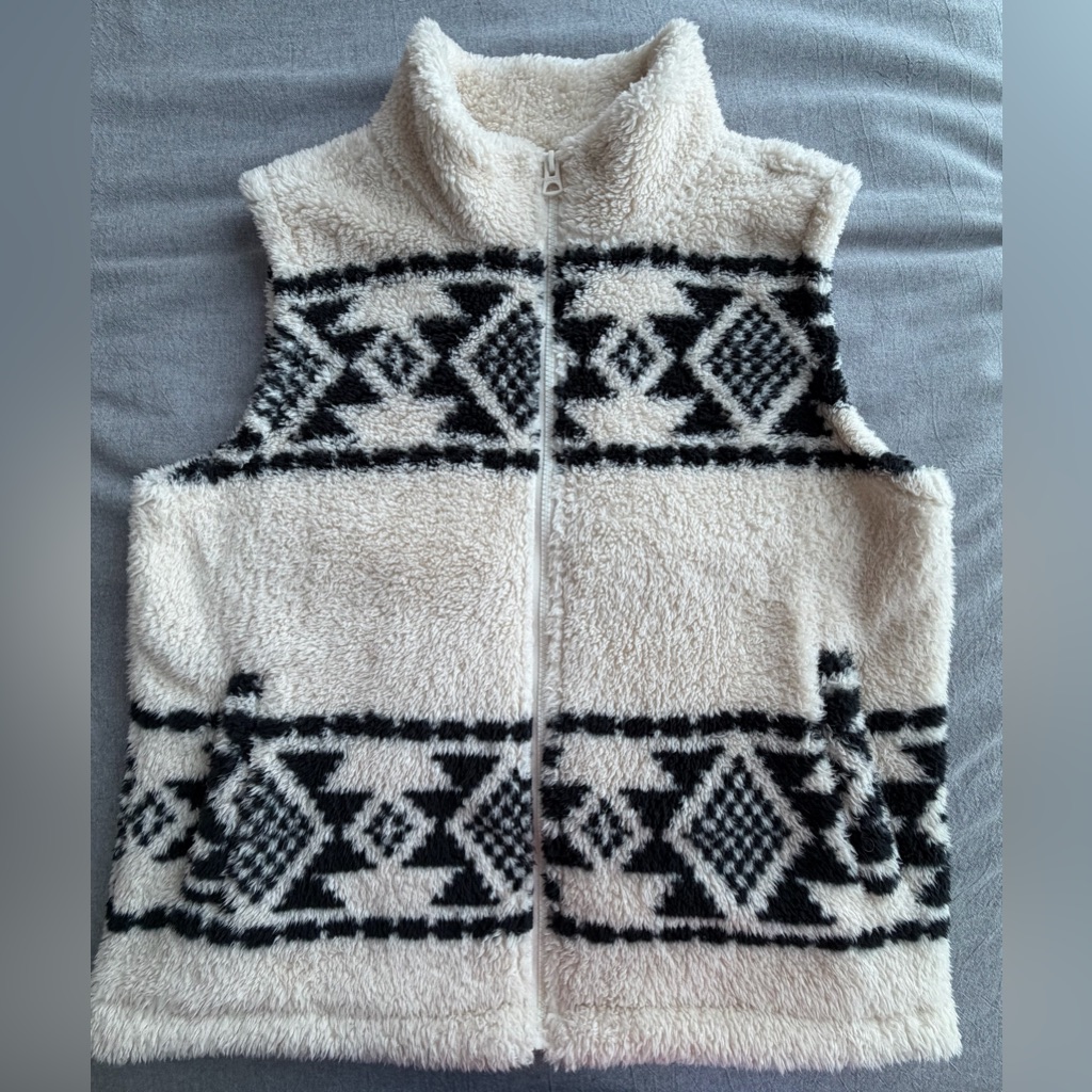 Lucky Brand Cream Sherpa Vest With Black Aztec Pattern